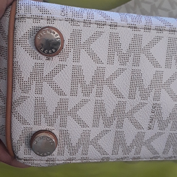 Handbag - Picture 3 of 4